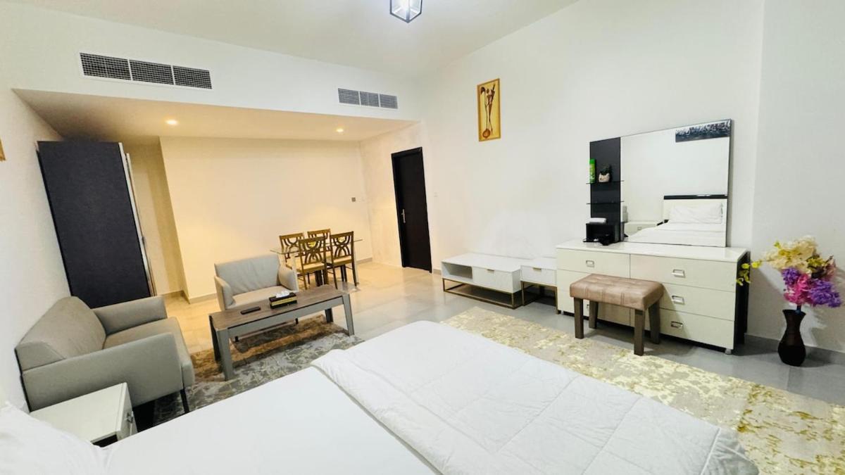 Apartment Spacious & Stylish 3-bedroom In A Prime Location