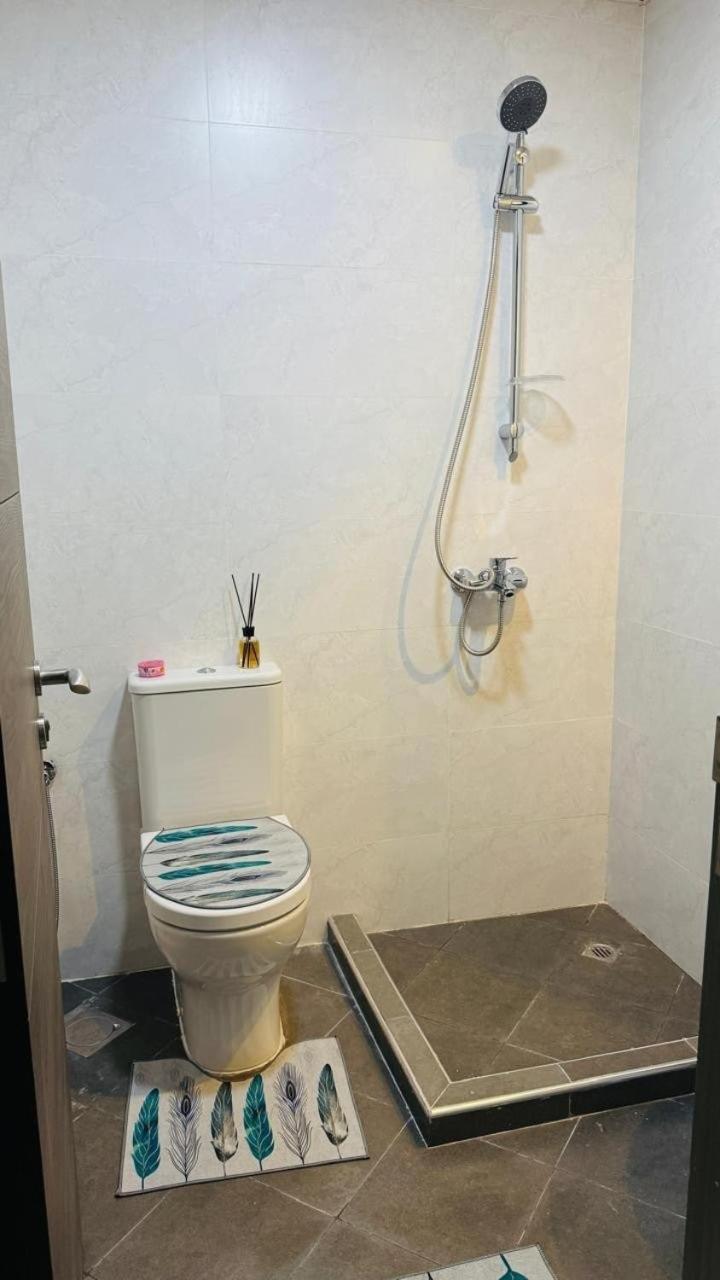 Apartment Spacious & Stylish 3-bedroom In A Prime Location *