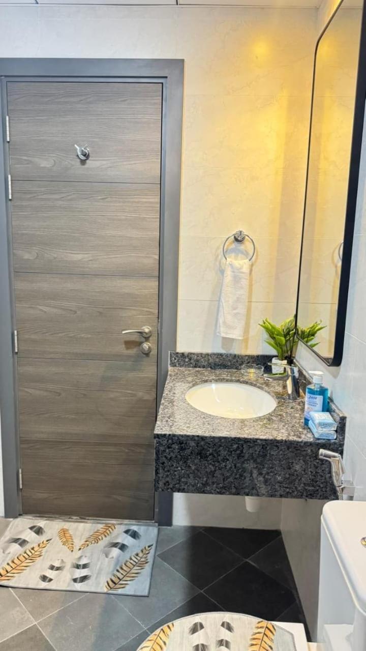 Spacious & Stylish 3-bedroom In A Prime Location Apartment Dubai