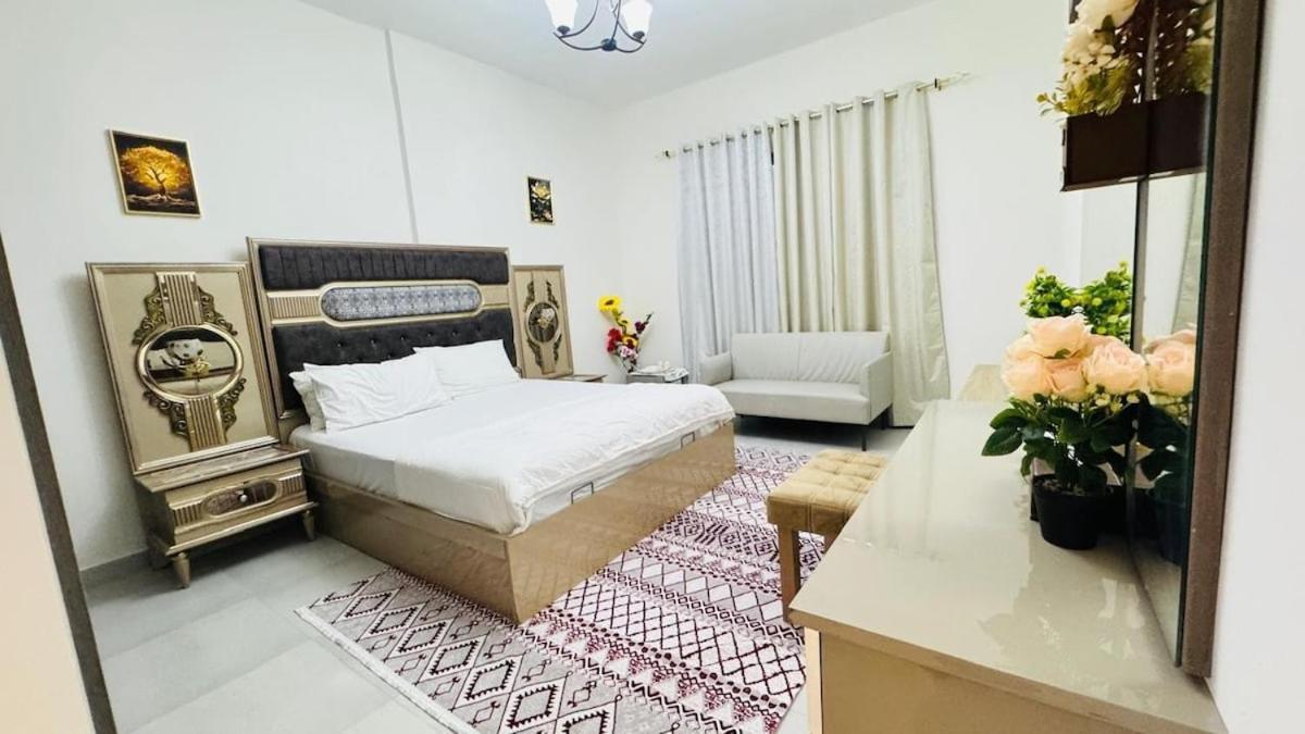 Apartment Spacious & Stylish 3-bedroom In A Prime Location *